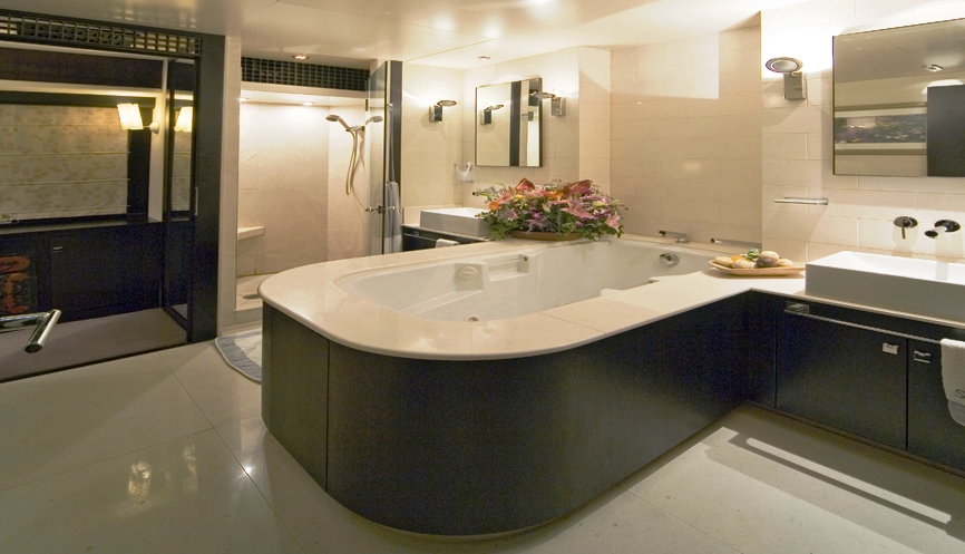 Bathroom Modern Luxury Master Bathroom Stylish On Pertaining To Designs With Marble Floor And White 23 Modern Luxury Master Bathroom