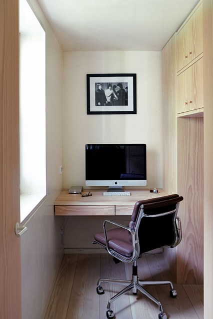 Office Office In Small Space Nice On Within Fresh Ideas Amazing Of S 7893 3 Office In Small Space